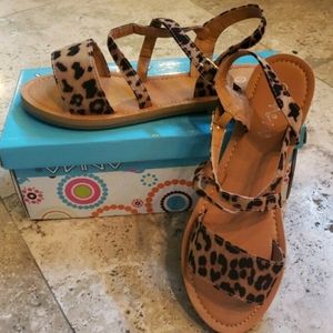 Cute leopard Anna sandals 7.5